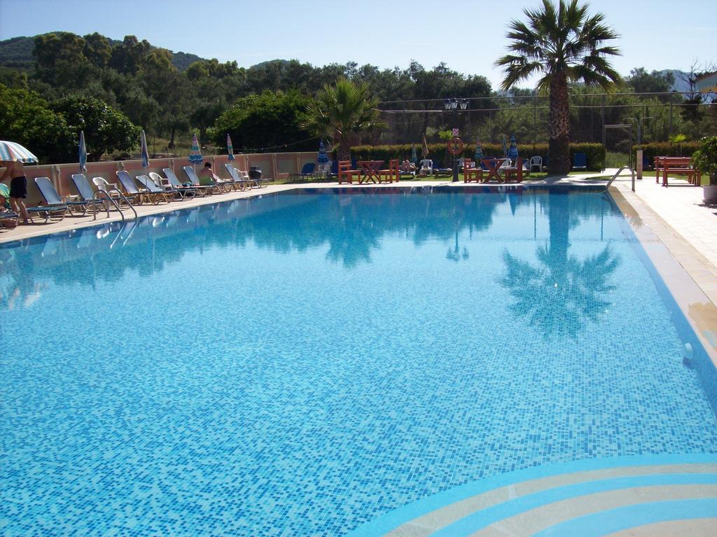 Thomas Bay Hotel Agios Stefanos Avliotes  Exterior photo