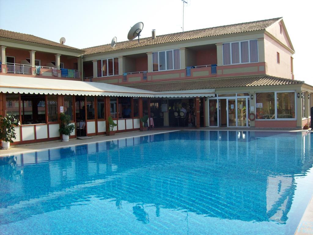 Thomas Bay Hotel Agios Stefanos Avliotes  Exterior photo